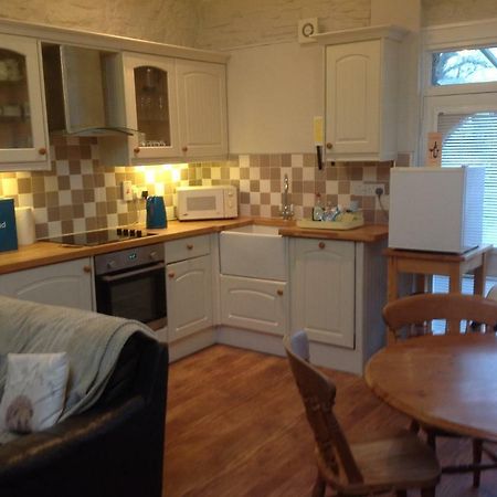 Cwmtwrch Cottage 卡马森 外观 照片